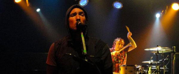Así suena Call Me No One (Sevendust)