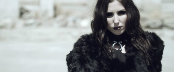 Vídeo de Chelsea Wolfe: "Feral Love"