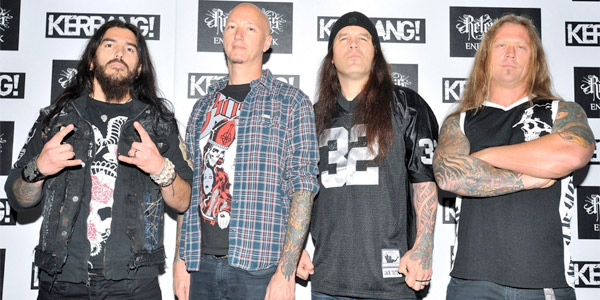 El bajista Adam Duce abandona Machine Head