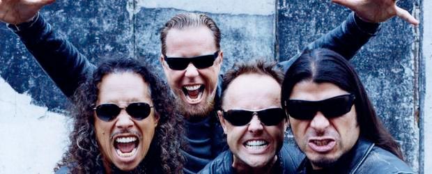 Fans de Metallica destrozan el escenario