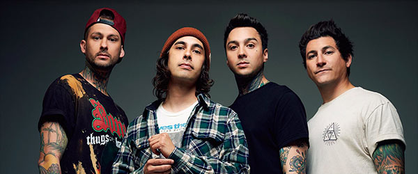 Pierce The Veil presentan el vídeo de 'Dive In'