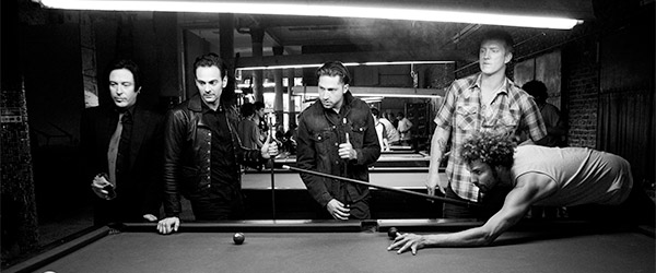 Queens of the Stone Age apuntan al estudio de nuevo