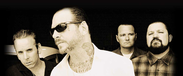 Social Distortion se convierten en gángsters