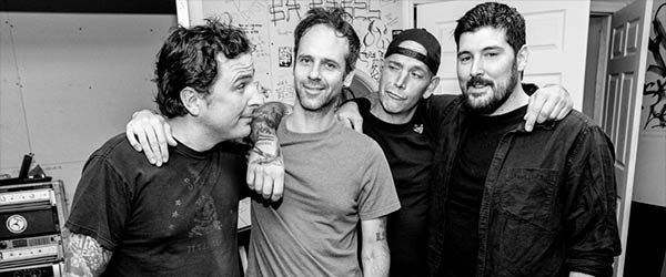 Adelanto de The Bouncing Souls: "Up To Us"