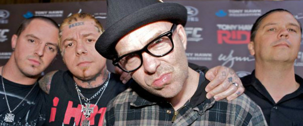 Rancid se marcan un triple