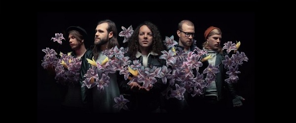 Ya puedes escuchar DIVISI, lo nuevo de A Lot Like Birds