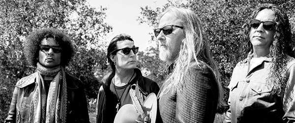 Alice In Chains completan su película "Black Antenna"