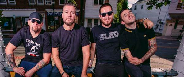 Nuevo vídeo de Authority Zero 'First One In The Pit'